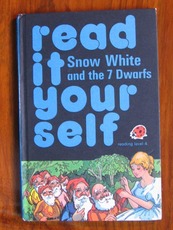 Snow White and the Seven Dwarfs Read It Yourself
