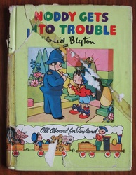 Noddy Gets into Trouble: Noddy Book no. 8
